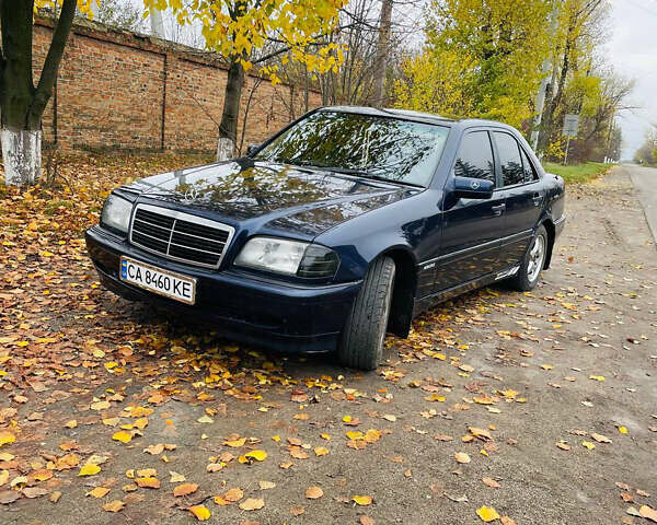 Мерседес Ц-Класс 1995 в Малой Виске на Automoto.ua Синий Мерседес Ц-Класс, объемом двигателя 1.8 л и пробегом 403 тыс. км за 3000 $, фото 9 на Automoto.ua