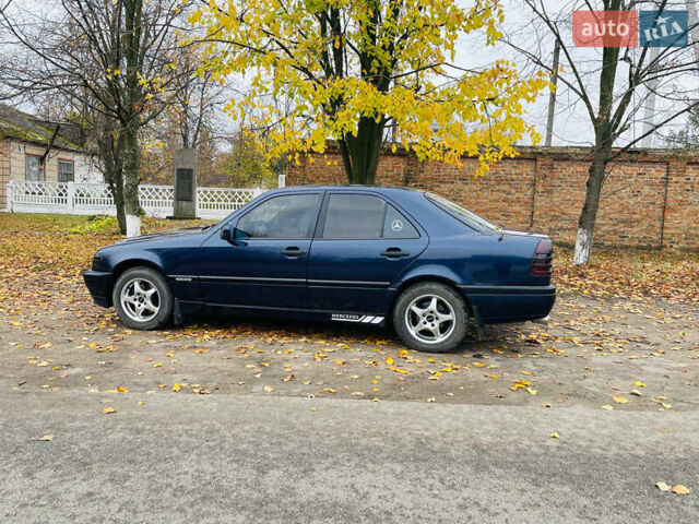 Мерседес Ц-Класс 1995 в Малой Виске на Automoto.ua Синий Мерседес Ц-Класс, объемом двигателя 1.8 л и пробегом 403 тыс. км за 3000 $, фото 8 на Automoto.ua