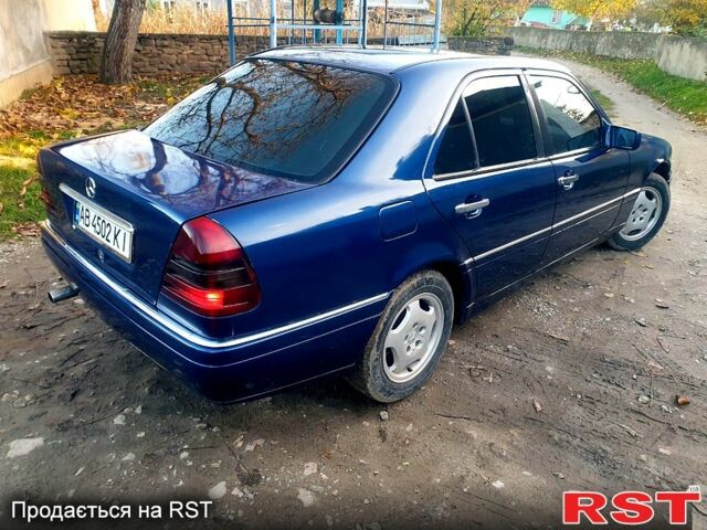 Мерседес Ц-Класс 1995 в Виннице на Automoto.ua Синий Мерседес Ц-Класс, объемом двигателя 1.8 л и пробегом 320 тыс. км за 2497 $, фото 4 на Automoto.ua