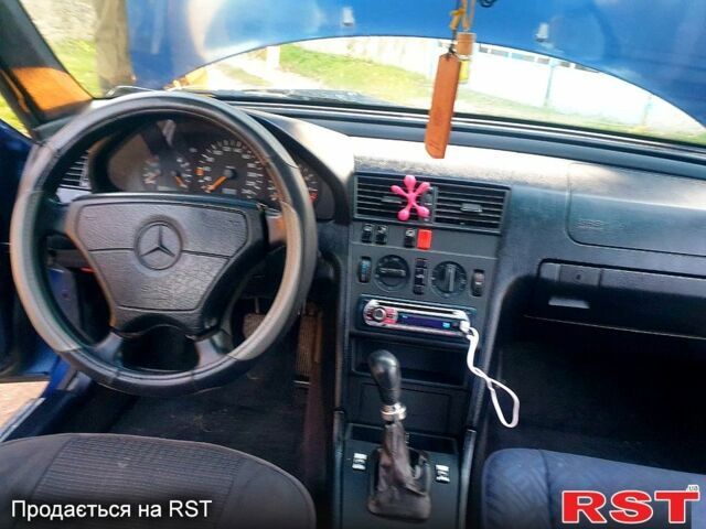 Мерседес Ц-Класс 1995 в Виннице на Automoto.ua Синий Мерседес Ц-Класс, объемом двигателя 1.8 л и пробегом 320 тыс. км за 2497 $, фото 9 на Automoto.ua