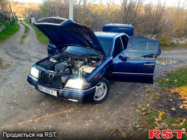Мерседес Ц-Класс 1995 в Виннице на Automoto.ua Синий Мерседес Ц-Класс, объемом двигателя 1.8 л и пробегом 320 тыс. км за 2497 $, фото 10 на Automoto.ua