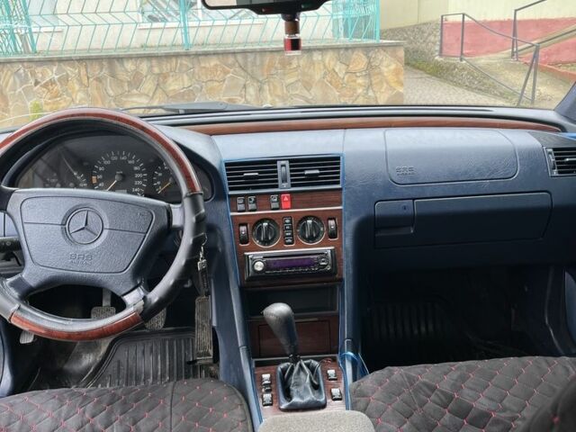 Синій Мерседес Ц-Клас, об'ємом двигуна 1.8 л та пробігом 386 тис. км за 3000 $, фото 7 на Automoto.ua