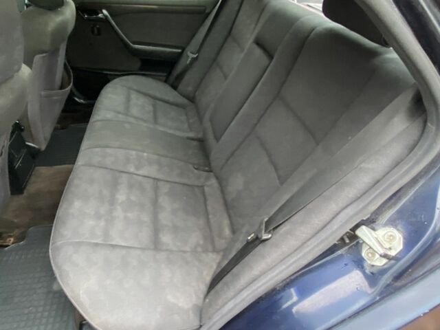 Синий Мерседес Ц-Класс, объемом двигателя 1.8 л и пробегом 200 тыс. км за 1800 $, фото 5 на Automoto.ua