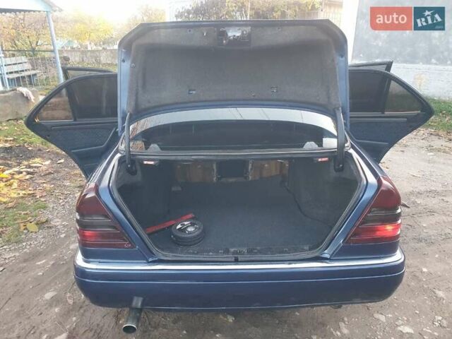 Мерседес Ц-Класс 1995 в Виннице на Automoto.ua Синий Мерседес Ц-Класс, объемом двигателя 1.8 л и пробегом 570 тыс. км за 2497 $, фото 13 на Automoto.ua