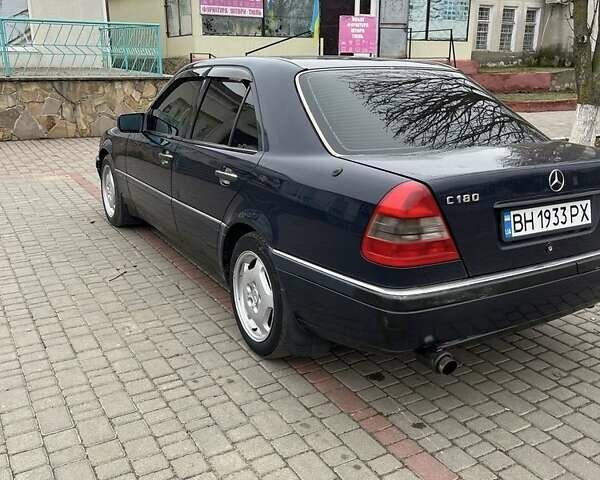 Синий Мерседес Ц-Класс, объемом двигателя 1.8 л и пробегом 386 тыс. км за 3000 $, фото 3 на Automoto.ua