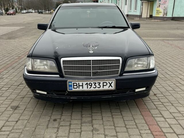 Синій Мерседес Ц-Клас, об'ємом двигуна 1.8 л та пробігом 386 тис. км за 3000 $, фото 1 на Automoto.ua