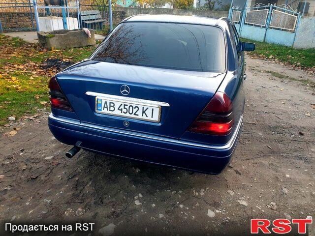 Мерседес Ц-Класс 1995 в Виннице на Automoto.ua Синий Мерседес Ц-Класс, объемом двигателя 1.8 л и пробегом 320 тыс. км за 2497 $, фото 5 на Automoto.ua