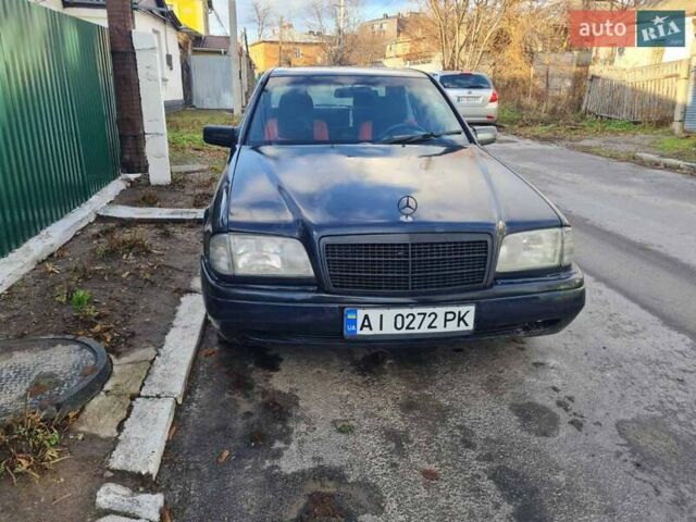 Синій Мерседес Ц-Клас, об'ємом двигуна 1.8 л та пробігом 400 тис. км за 2500 $, фото 3 на Automoto.ua