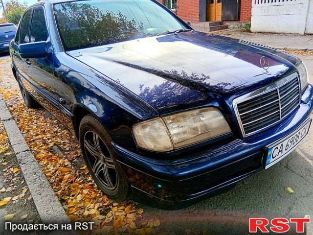 Синій Мерседес Ц-Клас, об'ємом двигуна 1.8 л та пробігом 365 тис. км за 2500 $, фото 9 на Automoto.ua
