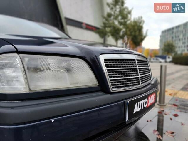 Синий Мерседес Ц-Класс, объемом двигателя 2 л и пробегом 468 тыс. км за 1990 $, фото 30 на Automoto.ua