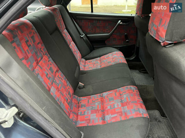 Синій Мерседес Ц-Клас, об'ємом двигуна 1.8 л та пробігом 294 тис. км за 2999 $, фото 14 на Automoto.ua