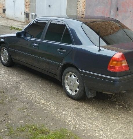 Синий Мерседес Ц-Класс, объемом двигателя 0 л и пробегом 2 тыс. км за 2350 $, фото 4 на Automoto.ua
