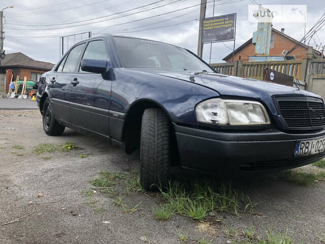 Синій Мерседес Ц-Клас, об'ємом двигуна 1.8 л та пробігом 268 тис. км за 1250 $, фото 8 на Automoto.ua