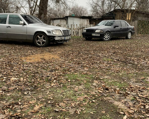 Синій Мерседес Ц-Клас, об'ємом двигуна 1.8 л та пробігом 290 тис. км за 1700 $, фото 5 на Automoto.ua