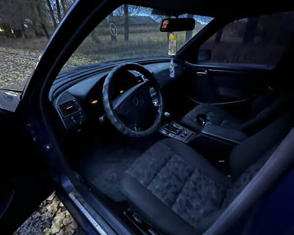 Мерседес Ц-Клас 1997 у Ромнах на Automoto.ua Синій Мерседес Ц-Клас, об'ємом двигуна 2.5 л та пробігом 500 тис. км за 2999 $, фото 19 на Automoto.ua