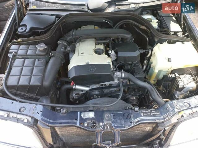 Синій Мерседес Ц-Клас, об'ємом двигуна 2 л та пробігом 320 тис. км за 3300 $, фото 7 на Automoto.ua