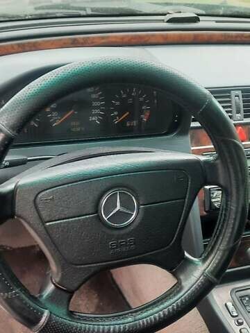 Мерседес Ц-Класс 1997 в Киеве на Automoto.ua Синий Мерседес Ц-Класс, объемом двигателя 2 л и пробегом 405 тыс. км за 2200 $, фото 6 на Automoto.ua