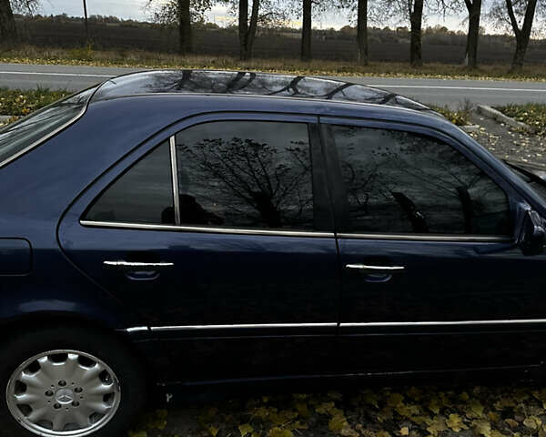 Мерседес Ц-Клас 1997 у Ромнах на Automoto.ua Синій Мерседес Ц-Клас, об'ємом двигуна 2.5 л та пробігом 500 тис. км за 2999 $, фото 11 на Automoto.ua