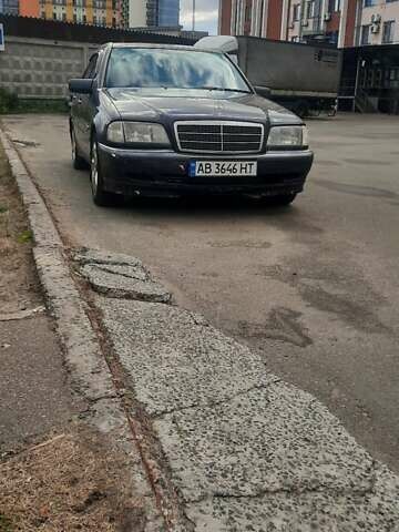 Мерседес Ц-Класс 1997 в Киеве на Automoto.ua Синий Мерседес Ц-Класс, объемом двигателя 2 л и пробегом 405 тыс. км за 2200 $, фото 21 на Automoto.ua