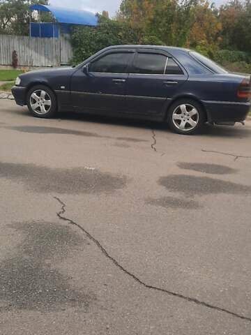 Мерседес Ц-Класс 1997 в Киеве на Automoto.ua Синий Мерседес Ц-Класс, объемом двигателя 2 л и пробегом 405 тыс. км за 2200 $, фото 17 на Automoto.ua