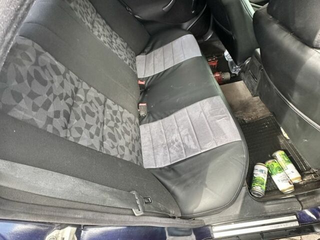 Синій Мерседес Ц-Клас, об'ємом двигуна 2.2 л та пробігом 636 тис. км за 2999 $, фото 4 на Automoto.ua