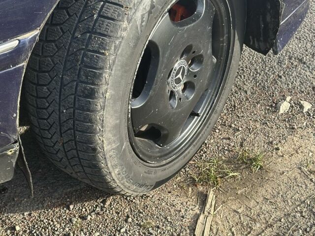 Синій Мерседес Ц-Клас, об'ємом двигуна 2.2 л та пробігом 636 тис. км за 2999 $, фото 12 на Automoto.ua