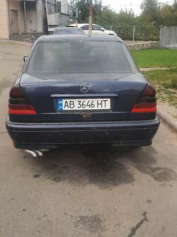Мерседес Ц-Класс 1997 в Киеве на Automoto.ua Синий Мерседес Ц-Класс, объемом двигателя 2 л и пробегом 405 тыс. км за 2200 $, фото 2 на Automoto.ua