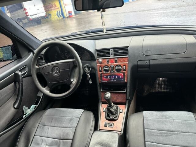 Синій Мерседес Ц-Клас, об'ємом двигуна 2.2 л та пробігом 636 тис. км за 2999 $, фото 6 на Automoto.ua