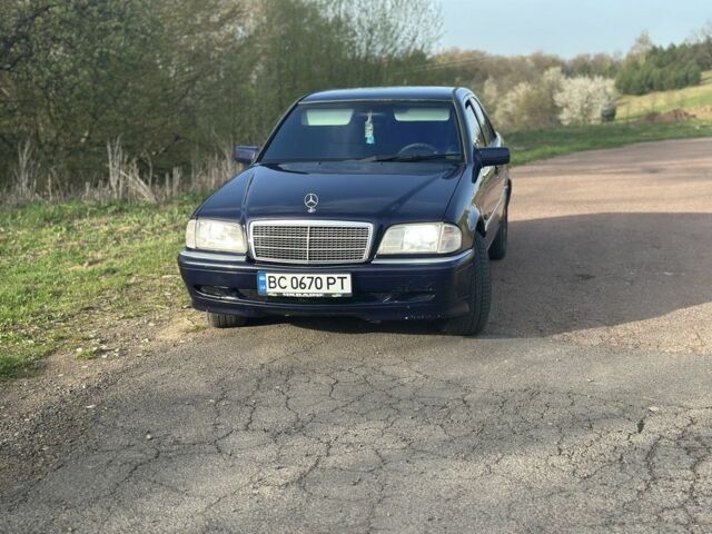 Синій Мерседес Ц-Клас, об'ємом двигуна 2.2 л та пробігом 636 тис. км за 2999 $, фото 2 на Automoto.ua