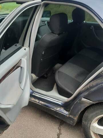 Мерседес Ц-Класс 1997 в Киеве на Automoto.ua Синий Мерседес Ц-Класс, объемом двигателя 2 л и пробегом 405 тыс. км за 2200 $, фото 12 на Automoto.ua