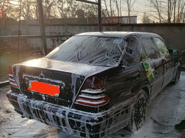 Синий Мерседес Ц-Класс, объемом двигателя 0 л и пробегом 540 тыс. км за 834 $, фото 1 на Automoto.ua