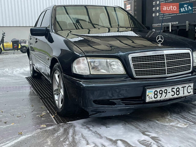 Синій Мерседес Ц-Клас, об'ємом двигуна 2.2 л та пробігом 488 тис. км за 2800 $, фото 2 на Automoto.ua