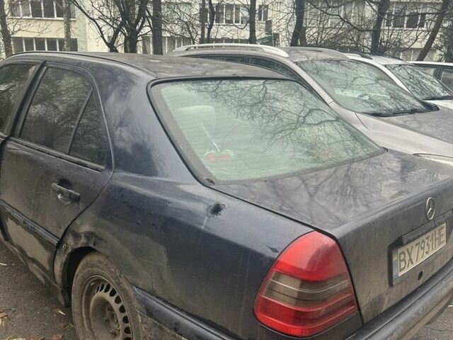 Синій Мерседес Ц-Клас, об'ємом двигуна 1.8 л та пробігом 200 тис. км за 1538 $, фото 2 на Automoto.ua