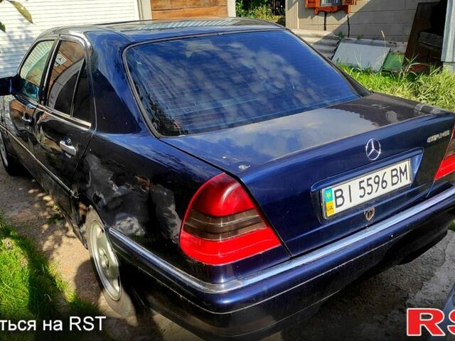 Синий Мерседес Ц-Класс, объемом двигателя 2.8 л и пробегом 330 тыс. км за 1600 $, фото 8 на Automoto.ua