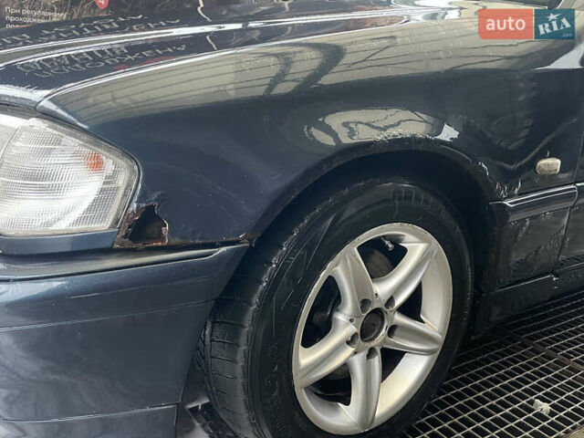 Синій Мерседес Ц-Клас, об'ємом двигуна 2.2 л та пробігом 488 тис. км за 2800 $, фото 9 на Automoto.ua