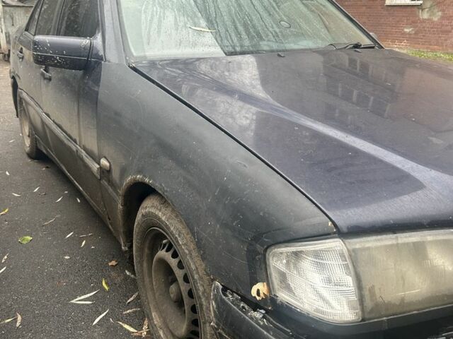 Синій Мерседес Ц-Клас, об'ємом двигуна 1.8 л та пробігом 200 тис. км за 1538 $, фото 1 на Automoto.ua