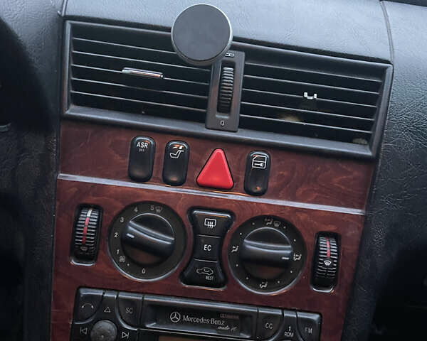 Синій Мерседес Ц-Клас, об'ємом двигуна 2.2 л та пробігом 488 тис. км за 2800 $, фото 20 на Automoto.ua