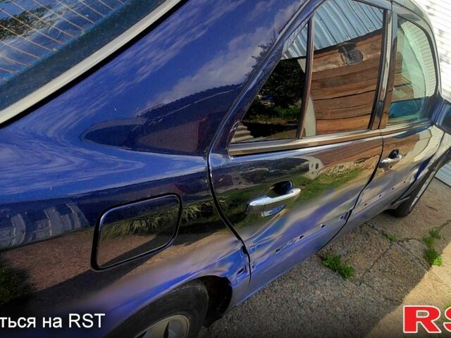 Синий Мерседес Ц-Класс, объемом двигателя 2.8 л и пробегом 330 тыс. км за 1600 $, фото 9 на Automoto.ua