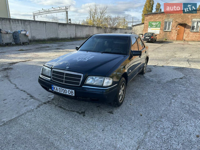 Синій Мерседес Ц-Клас, об'ємом двигуна 1.8 л та пробігом 411 тис. км за 2100 $, фото 5 на Automoto.ua