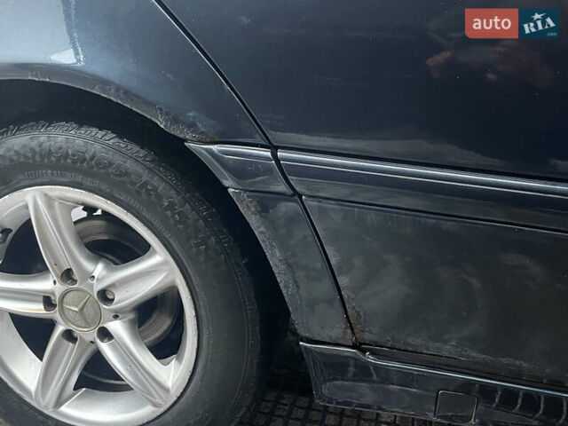 Синій Мерседес Ц-Клас, об'ємом двигуна 2.2 л та пробігом 488 тис. км за 2800 $, фото 3 на Automoto.ua