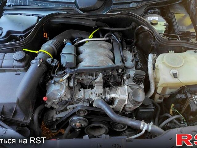 Синий Мерседес Ц-Класс, объемом двигателя 2.8 л и пробегом 330 тыс. км за 1600 $, фото 4 на Automoto.ua