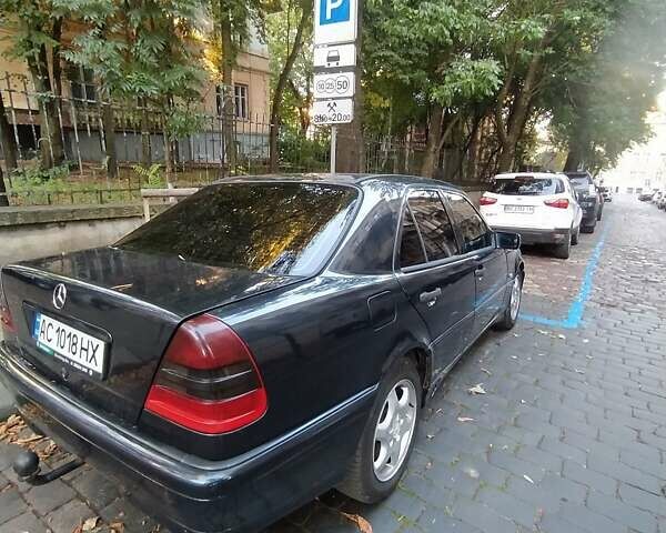 Синий Мерседес Ц-Класс, объемом двигателя 1.8 л и пробегом 537 тыс. км за 3300 $, фото 5 на Automoto.ua