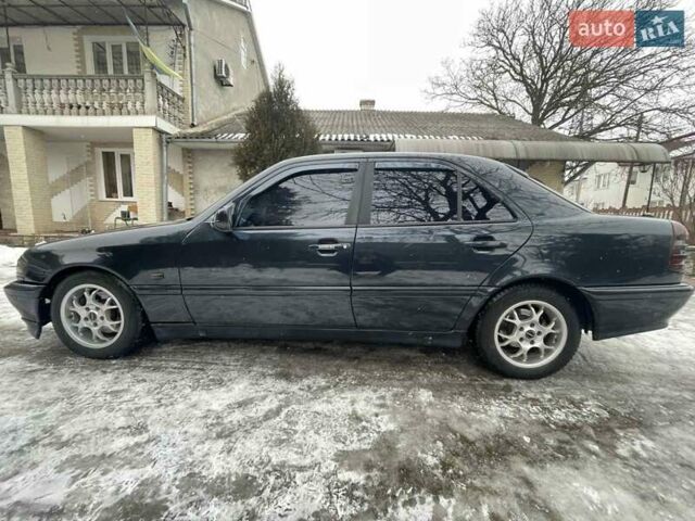Синій Мерседес Ц-Клас, об'ємом двигуна 1.8 л та пробігом 390 тис. км за 3600 $, фото 2 на Automoto.ua