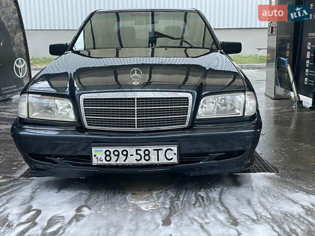 Синій Мерседес Ц-Клас, об'ємом двигуна 2.2 л та пробігом 488 тис. км за 2800 $, фото 1 на Automoto.ua