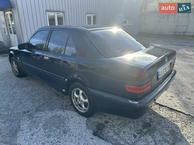 Синій Мерседес Ц-Клас, об'ємом двигуна 1.8 л та пробігом 411 тис. км за 2100 $, фото 3 на Automoto.ua