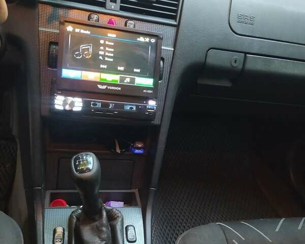 Синий Мерседес Ц-Класс, объемом двигателя 1.8 л и пробегом 537 тыс. км за 3300 $, фото 12 на Automoto.ua