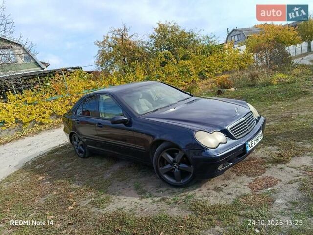 Мерседес Ц-Клас 2000 у Кам'янське (Дніпродзержинськ) на Automoto.ua Синій Мерседес Ц-Клас, об'ємом двигуна 2.15 л та пробігом 330 тис. км за 4450 $, фото 5 на Automoto.ua