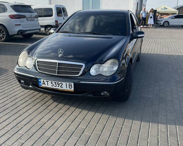 Синій Мерседес Ц-Клас, об'ємом двигуна 2.2 л та пробігом 415 тис. км за 5500 $, фото 1 на Automoto.ua