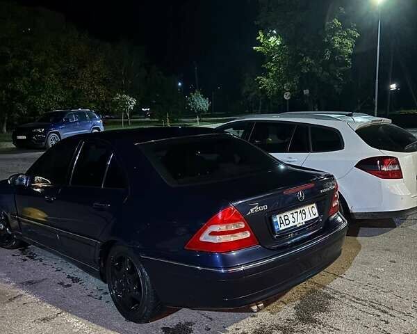 Синий Мерседес Ц-Класс, объемом двигателя 2 л и пробегом 320 тыс. км за 2500 $, фото 9 на Automoto.ua