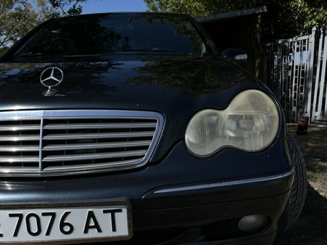 Синий Мерседес Ц-Класс, объемом двигателя 2 л и пробегом 3 тыс. км за 4600 $, фото 7 на Automoto.ua